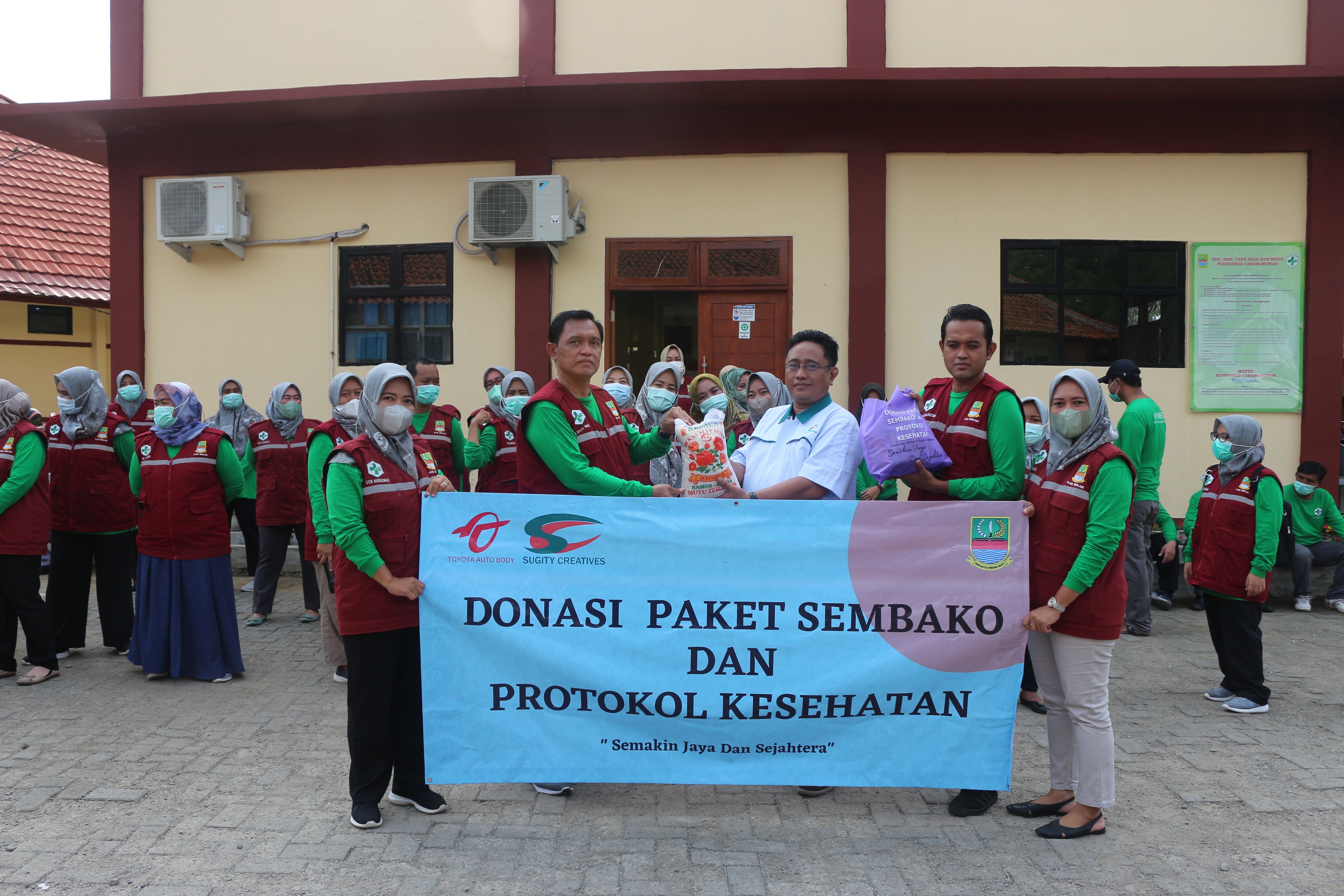 Donasi 200 paket sembako